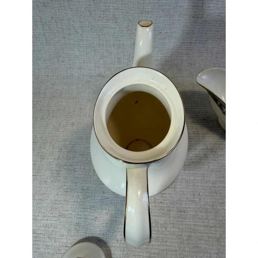 Royal Doulton Camberlay H5199‎ Coffee Pot & Gravy Boat Bone China England